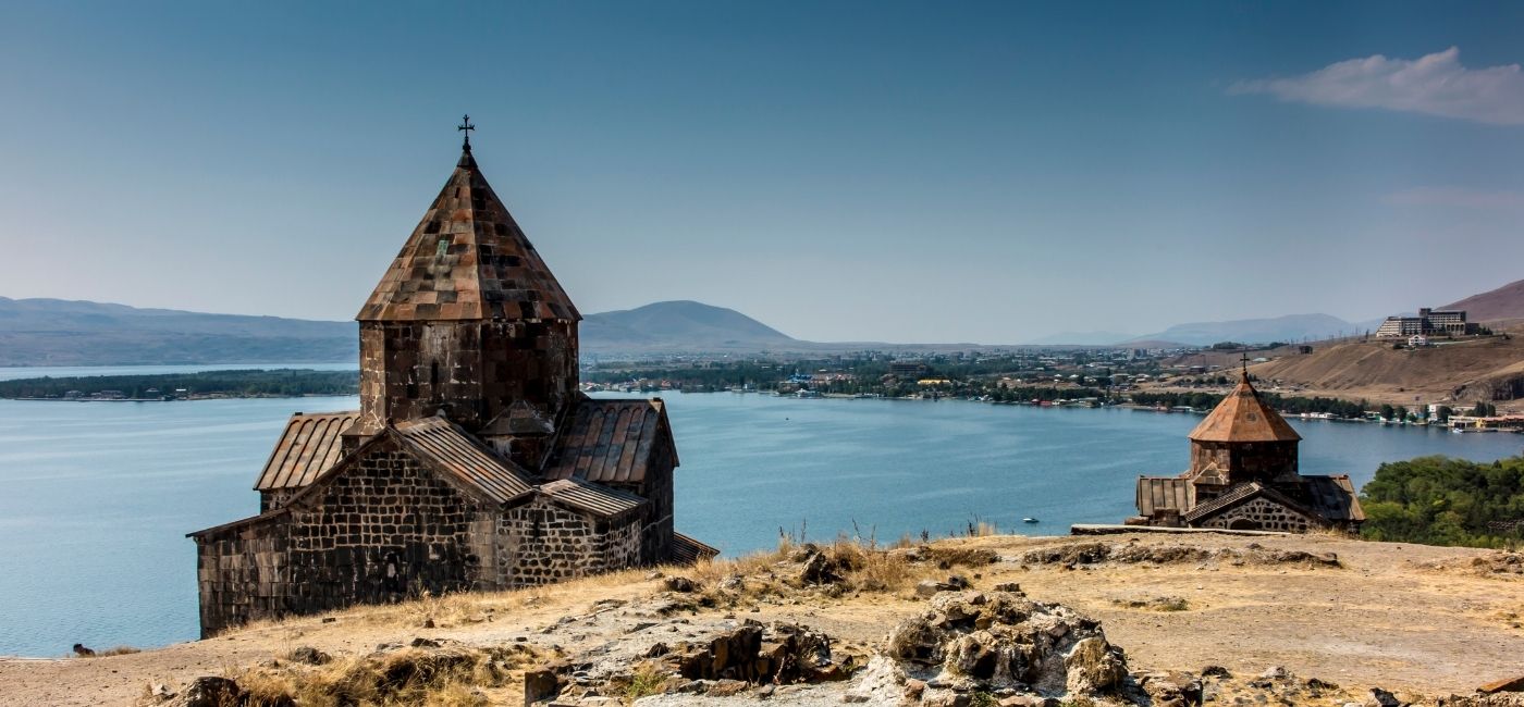 Озеро в ереване севан фото